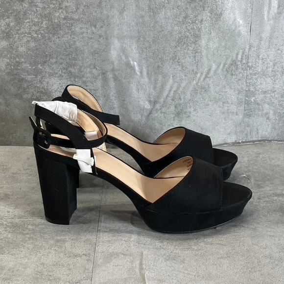 JOURNEE COLLECTION Women's Black Nairri Block Heel Ankle Strap Platform Pumps - Picture 4 of 8